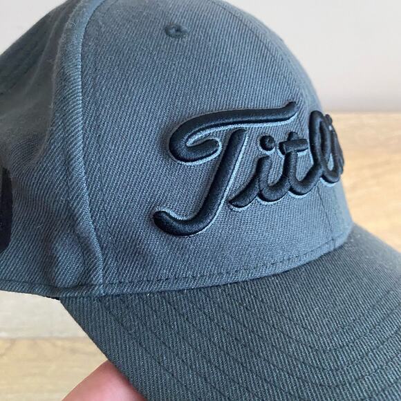Titleist Tour Snapback Adjustable Wool blend cap Grey - Picture 2 of 9